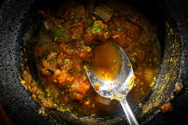 Salsa borracha en molcajete