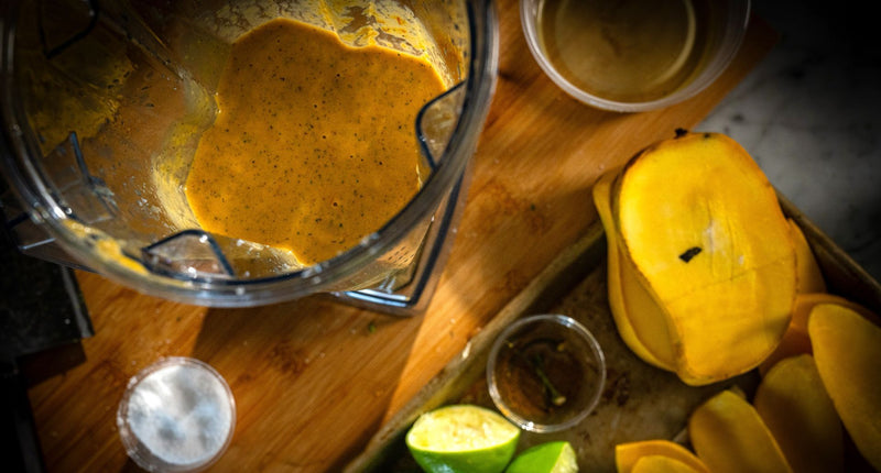 Salsa de mango y habanero asados