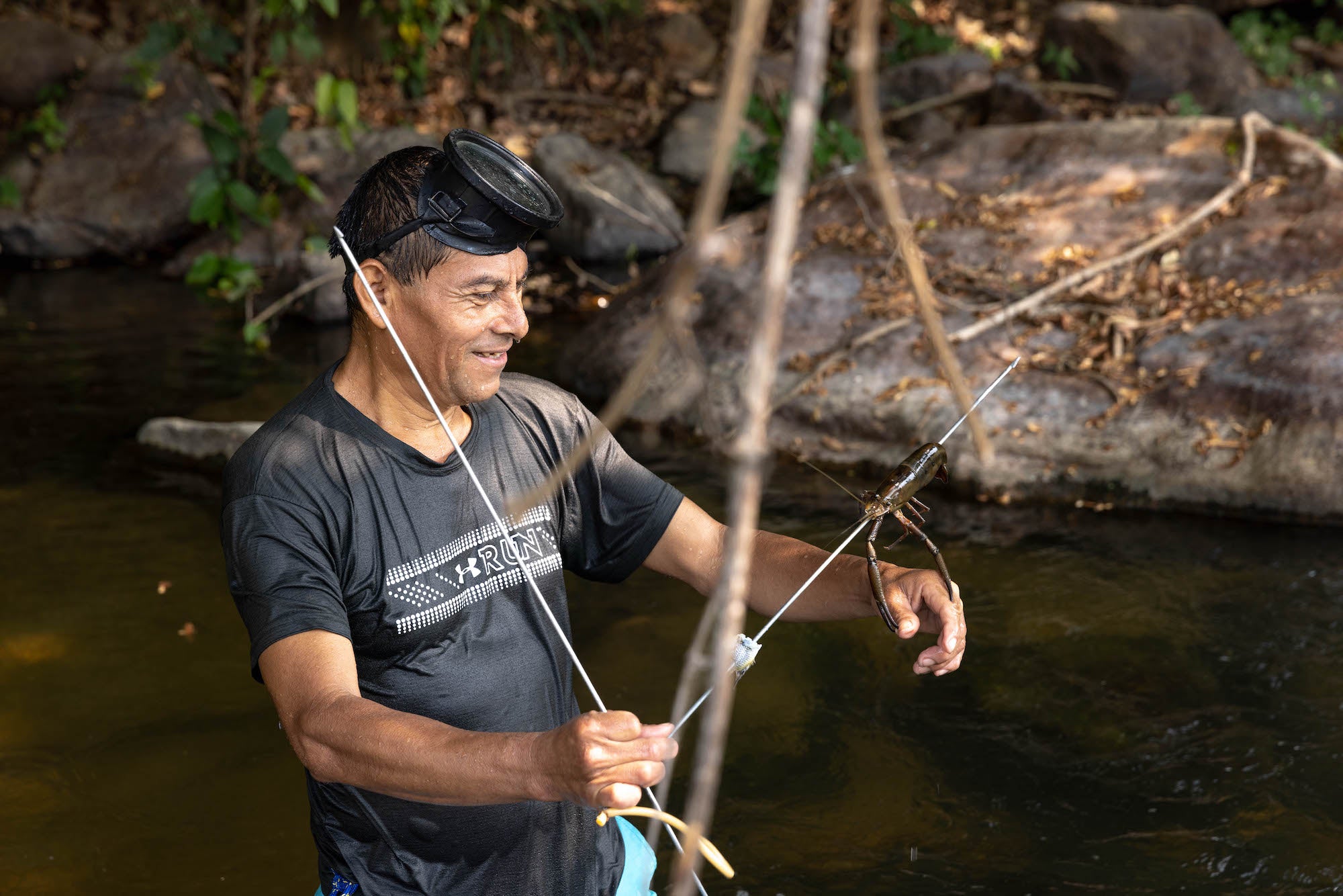 Harpoon Fishing For Chacales in Oaxaca (Crawfish)