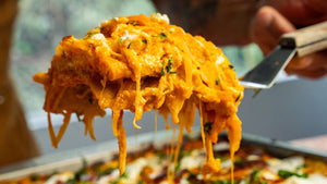 Pastel azteca en salsa roja