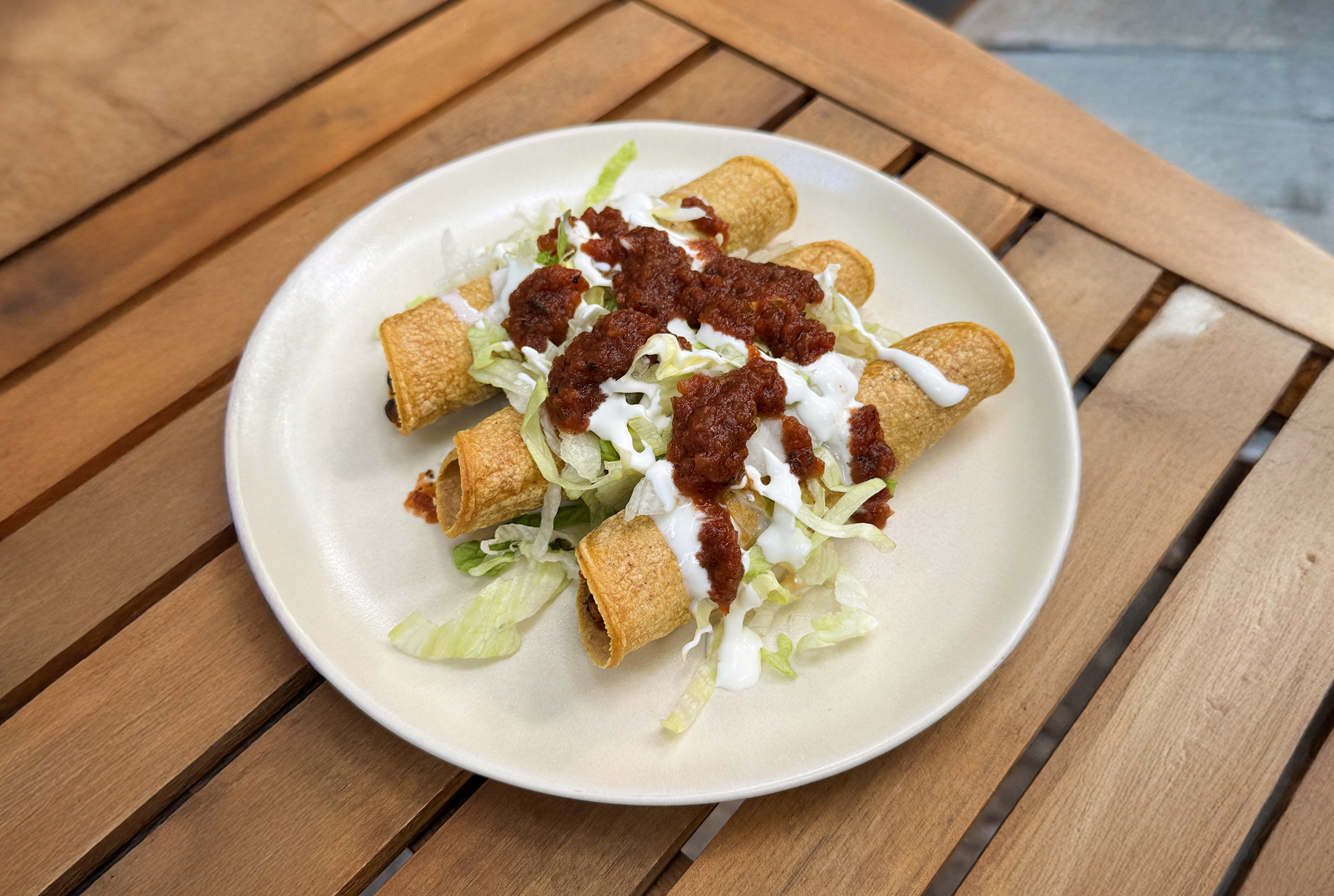 Hornea tus flautas de batata y frijoles negros para una cena fácil