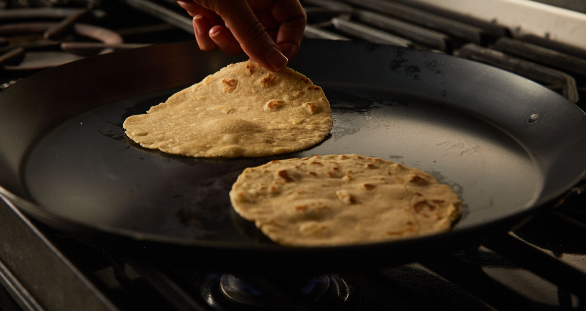 Tortillas en el comal