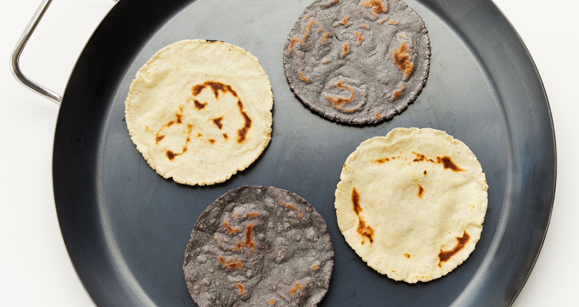 Cuidado del Comal: Una guía de condimentación para Made In x Masienda Comal